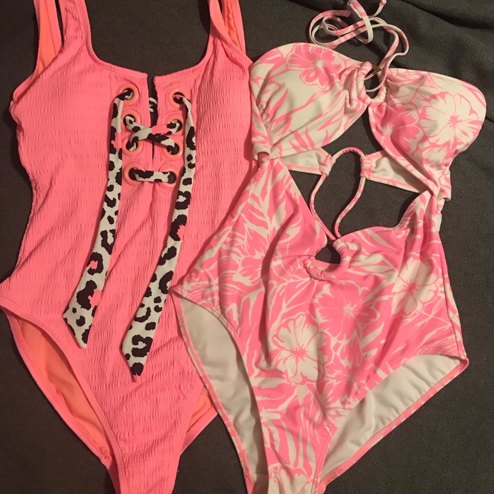 Women’s bathing suits